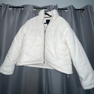Cream / white puffer jacket
